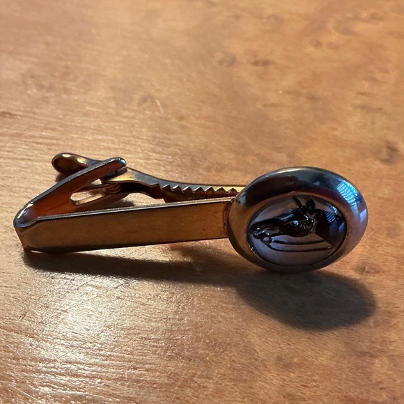 Vintage Pioneer Intaglio Glass Horse Tie Clip